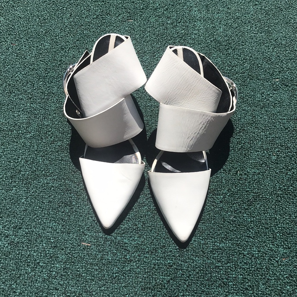 White heels with wide ankle wrap with adjustable buckle - Picture 2 of 10